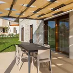 Villa-veritas *