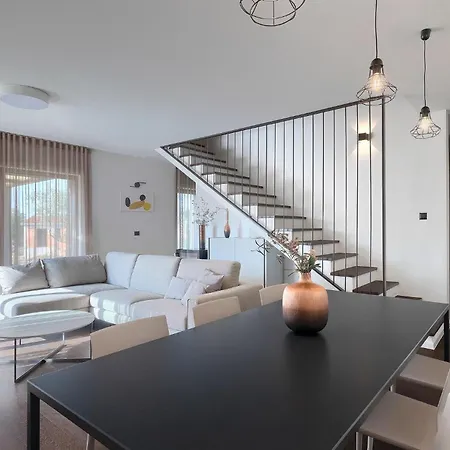 Villa-veritas Nyaraló