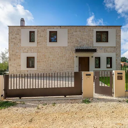 Villa-veritas Višnjan