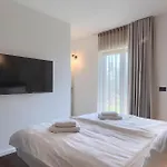 Villa-veritas *