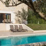 Villa-veritas