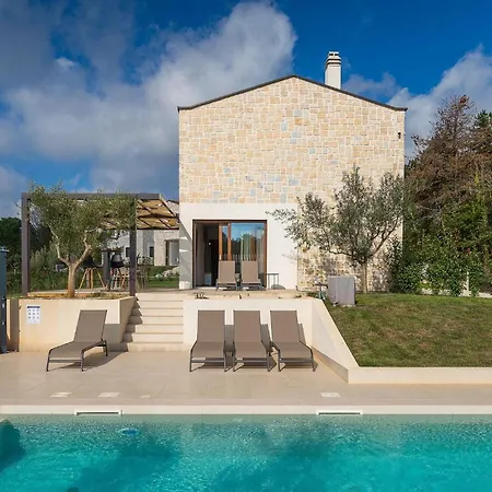 Villa-veritas Holiday home